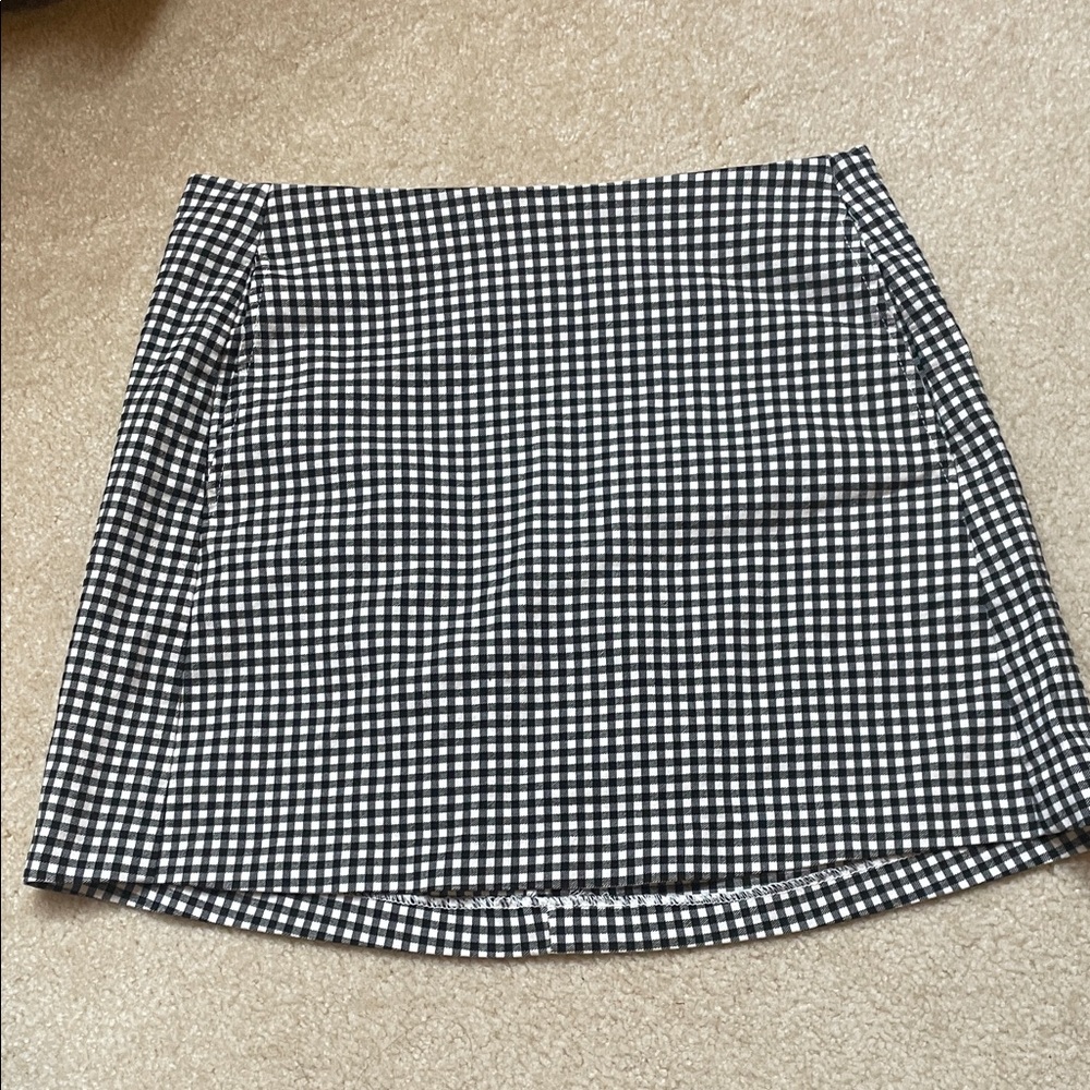 Urban outfitters gingham mini skirt size small with pockets
